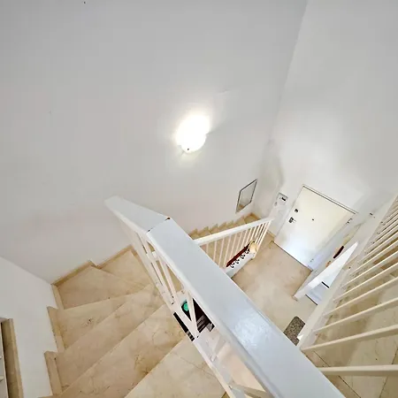 Oasis Mascarat شقة